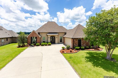 807 Spanish Oaks Dr, Brusly, LA, 70719-3000 | Card Image