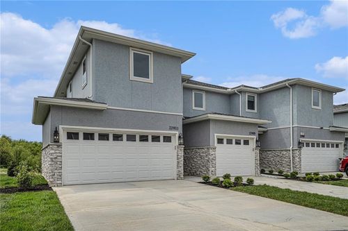22921 W 72nd Ter, Shawnee, KS, 66227-2602 | Card Image