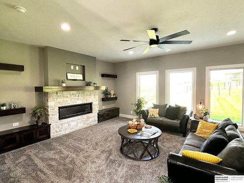 21814 Parkview Dr, Gretna, NE, 68028 | Card Image