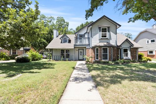 2704 Wolff Dr, Arlington, TX, 76015-1019 | Card Image