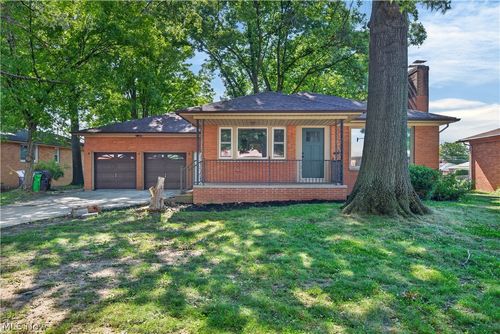 4704 Wolverton Dr, Warrensville Heights, OH, 44128-5133 | Card Image