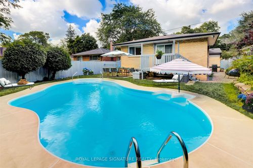 3157 The Credit Woodlands, Mississauga, ON, L5C2J2 | Card Image