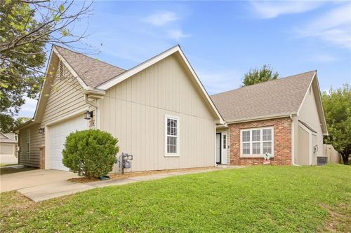 3514 Fieldstone Ct, Lawrence, KS, 66049-4277 | Card Image