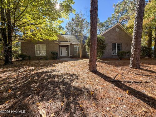 18 Talladale Ct, Pinehurst, NC, 28374-6718 | Card Image