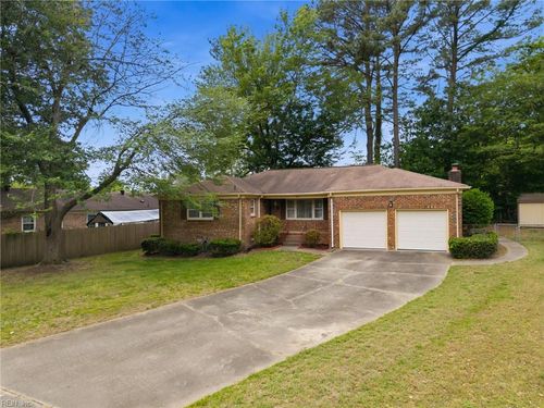935 Coloma Dr, Newport News, VA, 23608-2615 | Card Image
