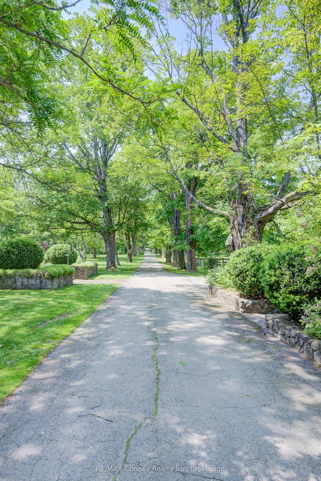 13233 5 Th Line, Home with 4 bedrooms, 5 bathrooms and 20 parking in Rockwood ON | Image 39