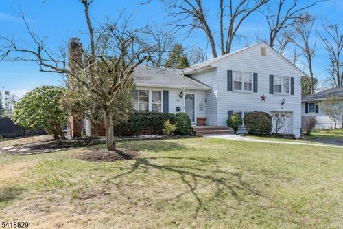 280 Metape Cir N, Bound Brook, NJ, 08805-1316 | Card Image