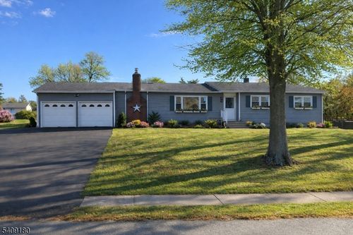 11 Juniper Dr, Whitehouse Station, NJ, 08889-3600 | Card Image