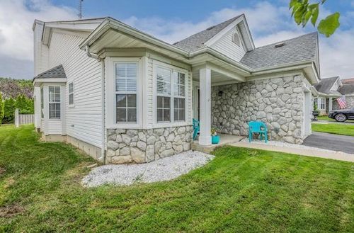 31 Perri Cir, Middle Island, NY, 11953-2660 | Card Image