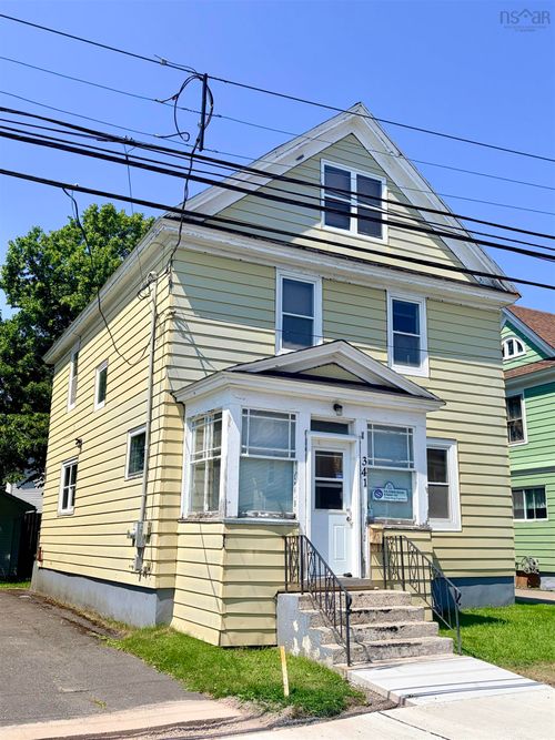 341 Townsend, House with 6 bedrooms, 2 bathrooms and null parking in Sydney NS | Card Image