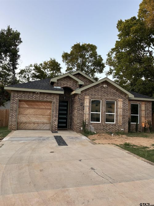 1109 W Front St., Tyler, TX, 75702 | Card Image