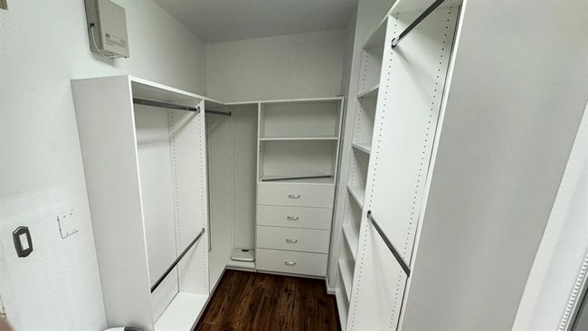 Primary Closet | Image 28