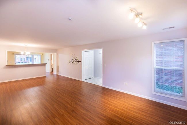28460 Carlton Way Dr, Condo with 2 bedrooms, 2 bathrooms and null parking in Novi MI | Image 10