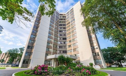 901-2323 Confederation Pky, Mississauga, ON, L5B1R6 | Card Image