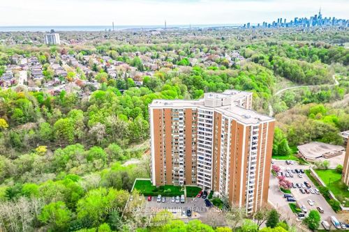 1914-60 Pavane Linkway, North York, ON, M3C2Y6 | Card Image