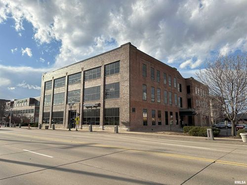ste-304-1701 River Dr, Moline, IL, 61265-1384 | Card Image