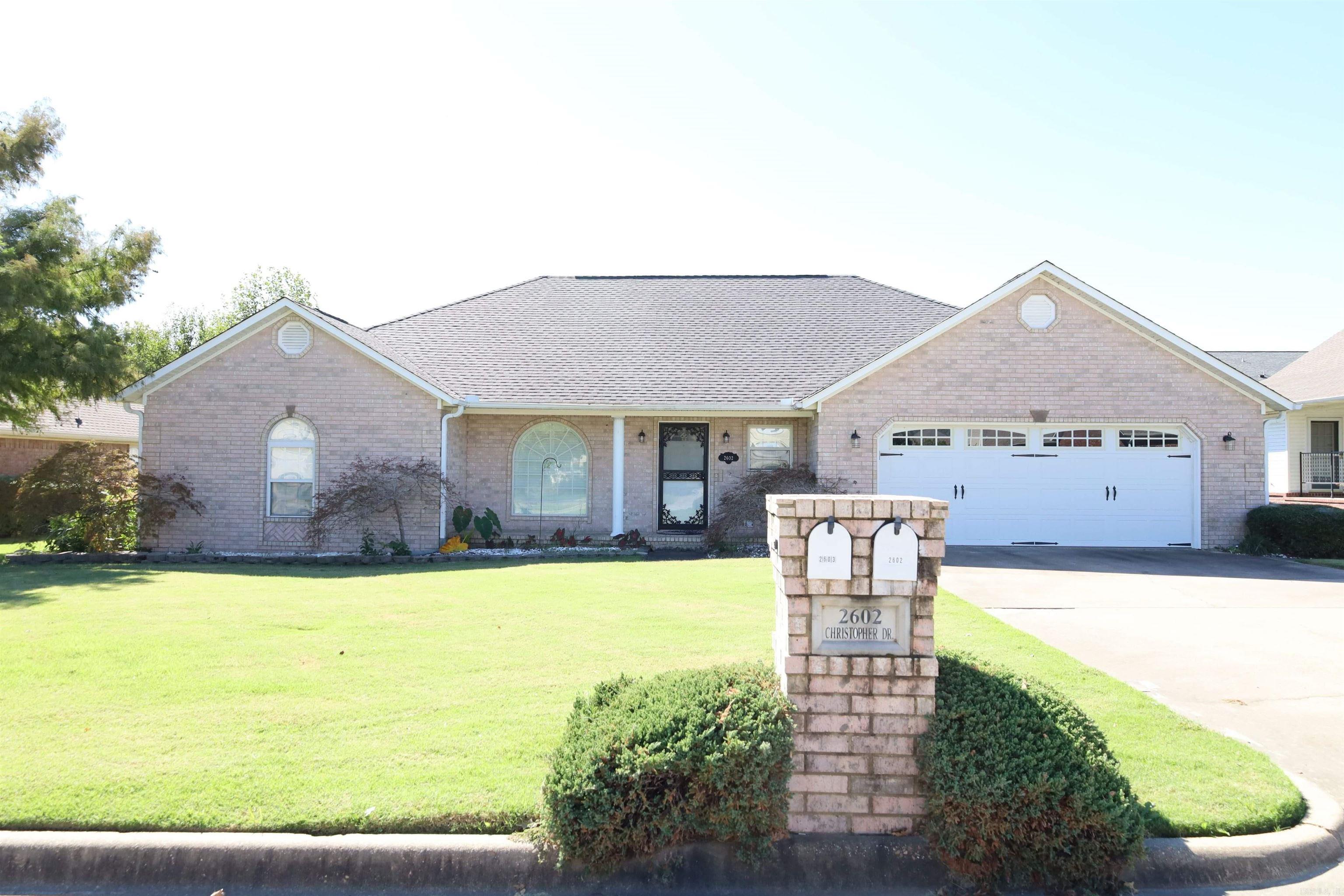 Christopher Dr, Paragould, AR 72450