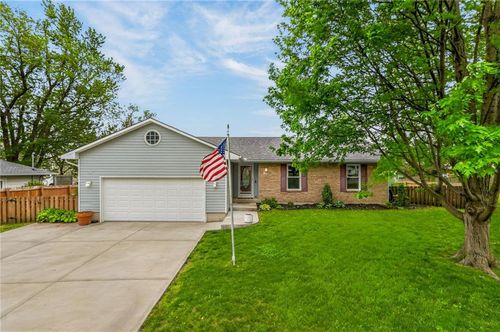 605 South St, Spring Hill, KS, 66083-9163 | Card Image