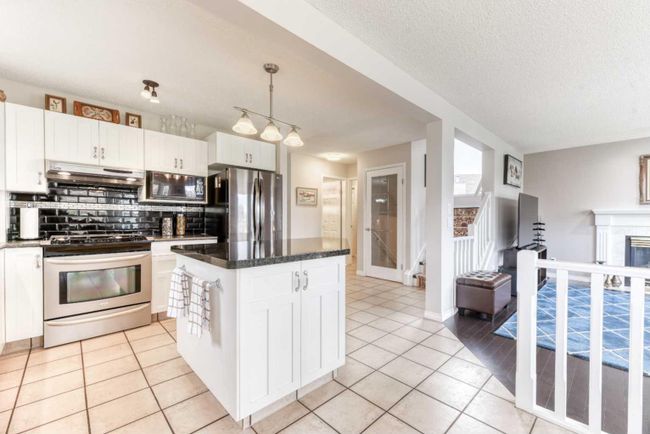 1008 High Glen Bay Nw, Home with 3 bedrooms, 2 bathrooms and 5 parking in High River AB | Image 13