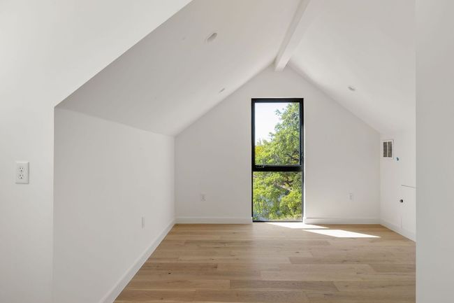 A - 303 W Elizabeth St, House other with 5 bedrooms, 5 bathrooms and 2 parking in Austin TX | Image 37