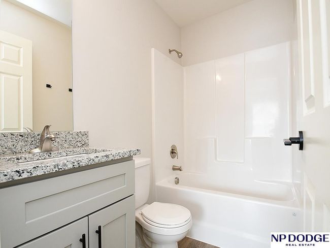 20856 S Plz, Townhouse with 3 bedrooms, 3 bathrooms and 2 parking in Elkhorn NE | Image 17