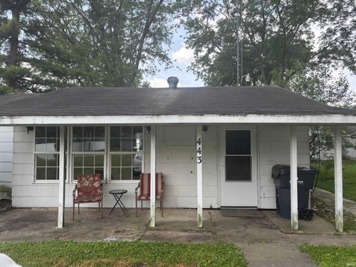 443 W Oil St, Montpelier, IN, 47359-1242 | Card Image