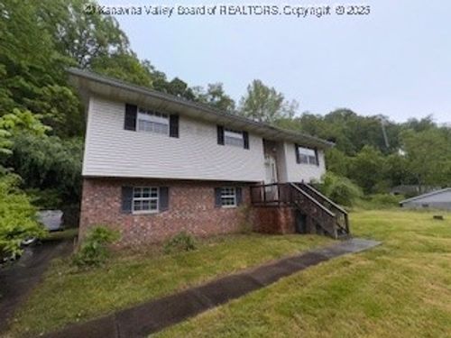 873 Woods Dr, Saint Albans, WV, 25177-8804 | Card Image