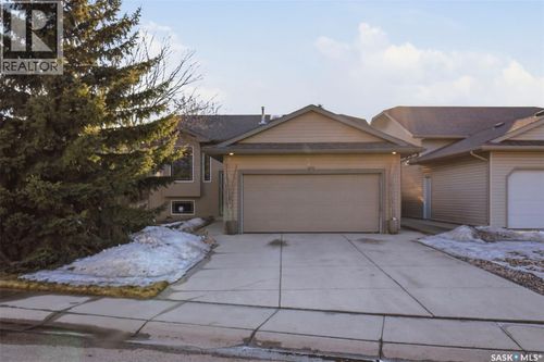 402 Overholt Cres, Saskatoon, SK, S7N4S9 | Card Image
