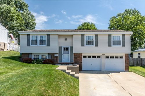 214 Winslow Dr, Oakdale, PA, 15071-1261 | Card Image