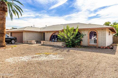 3033 W Northview Ave, Phoenix, AZ, 85051-7544 | Card Image