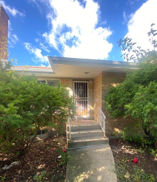 9716 S Prairie Ave, Chicago, IL, 60628-1450 | Card Image