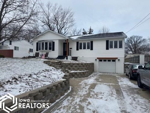 2543 Meadowdale St, Ottumwa, IA, 52501-1219 | Card Image