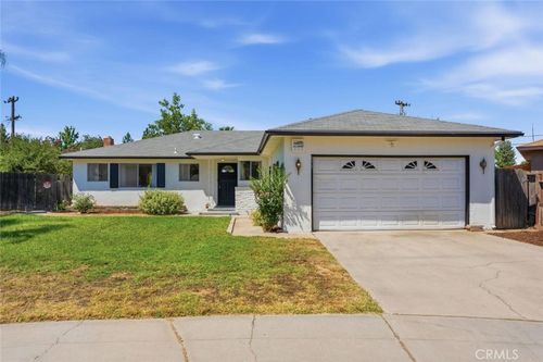 641 E Scott Ave, Fresno, CA, 93710-7036 | Card Image