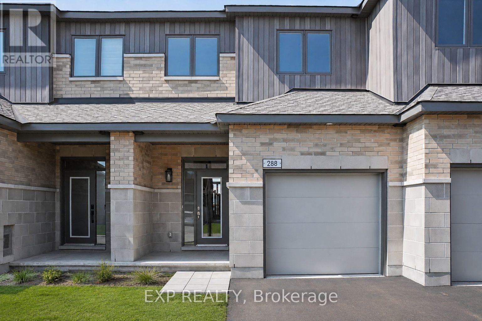Residential Lease in Russell