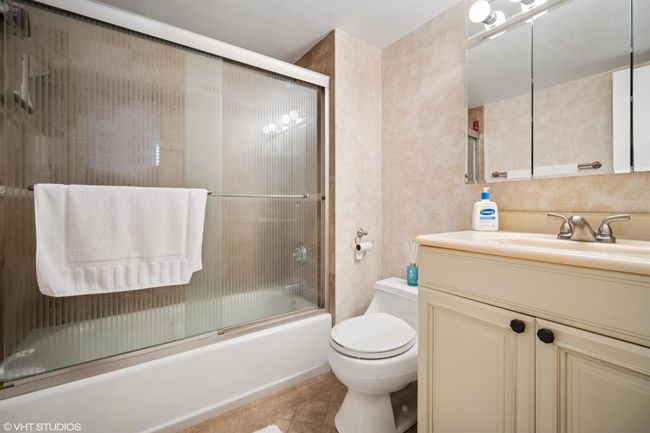 APT-226C - 5300 Ne 24 Th Ter, Condo with 2 bedrooms, 2 bathrooms and null parking in Fort Lauderdale FL | Image 14
