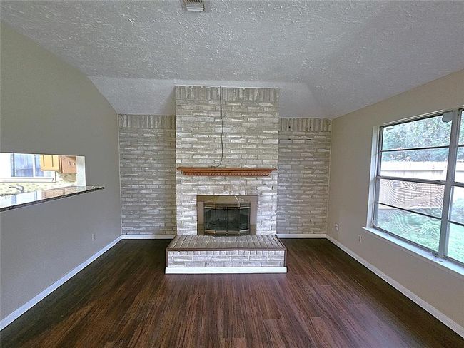 6402 Barrygate Dr, House other with 3 bedrooms, 2 bathrooms and 2 parking in Spring TX | Image 6