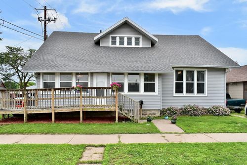 759 E Howard St, Winona, MN, 55987-4526 | Card Image