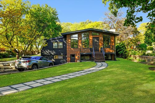 605 Illinois Rd, Wilmette, IL, 60091-2211 | Card Image