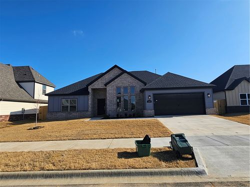 224 S Maroon Ave, Fayetteville, AR, 72704-7223 | Card Image