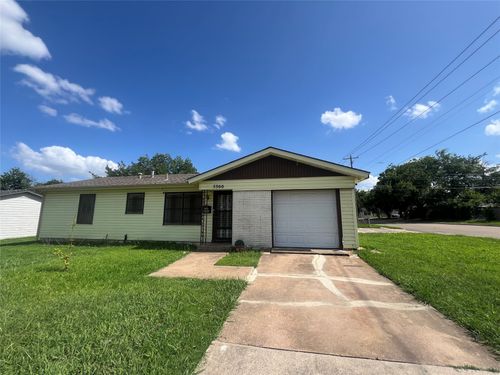 5300 Ira St N, Haltom City, TX, 76117-2551 | Card Image