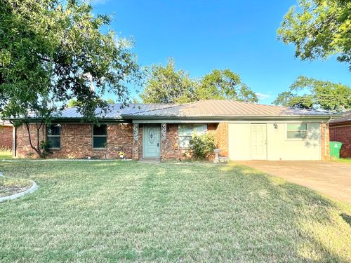 226 Nottingham Trl, San Angelo, TX, 76901-4703 | Card Image
