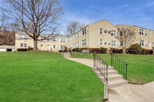 61a-251 71st Rd, Bellerose, NY, 11426-2736 | Card Image