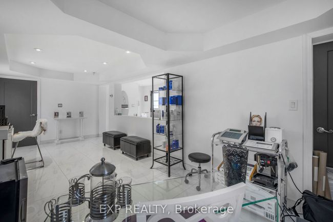 15 Centre St S, Home with 1 bedrooms, 1 bathrooms and 8 parking in Brampton ON | Image 12