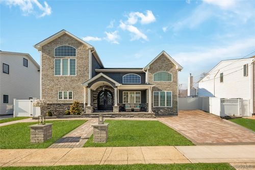 42 Sandy Ln, Massapequa, NY, 11758-7942 | Card Image