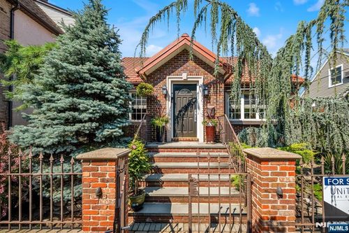 187 Ray St, Garfield, NJ, 07026-3611 | Card Image