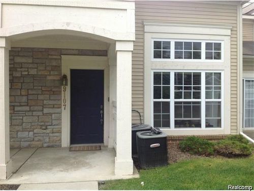 9107 Addington Dr, Commerce Twp, MI, 48390-4017 | Card Image