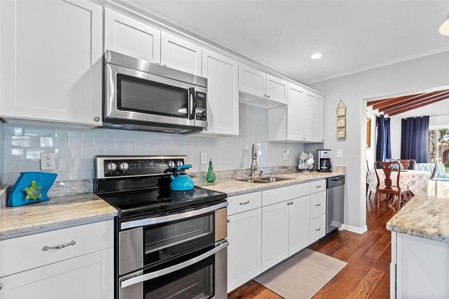 Kitchen | Image 12