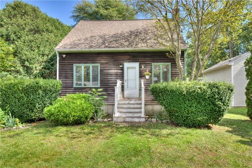73 S River Dr, Narragansett, RI, 02882-2707 | Card Image