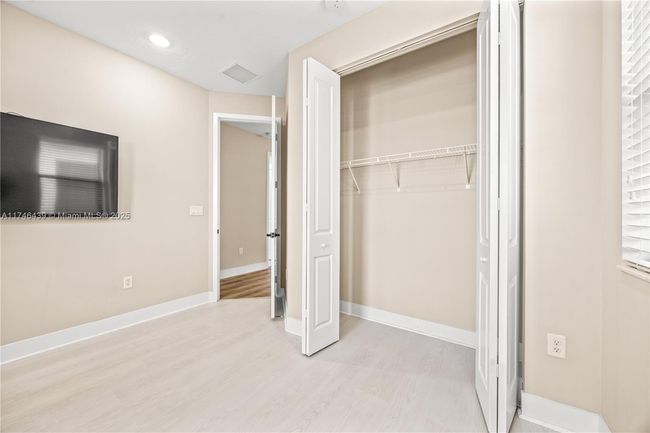 3346 W 96 Th Pl, House other with 3 bedrooms, 3 bathrooms and null parking in Hialeah FL | Image 33