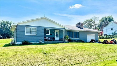 105 E Peery St, Albany, MO, 64402-1363 | Card Image